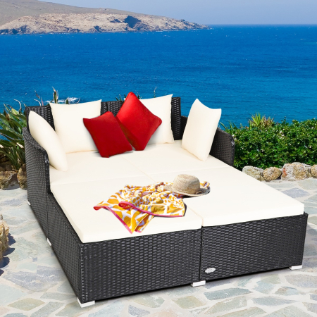 Rattan Daybed with Spacious Seat & Extra Pillows for Courtyard 